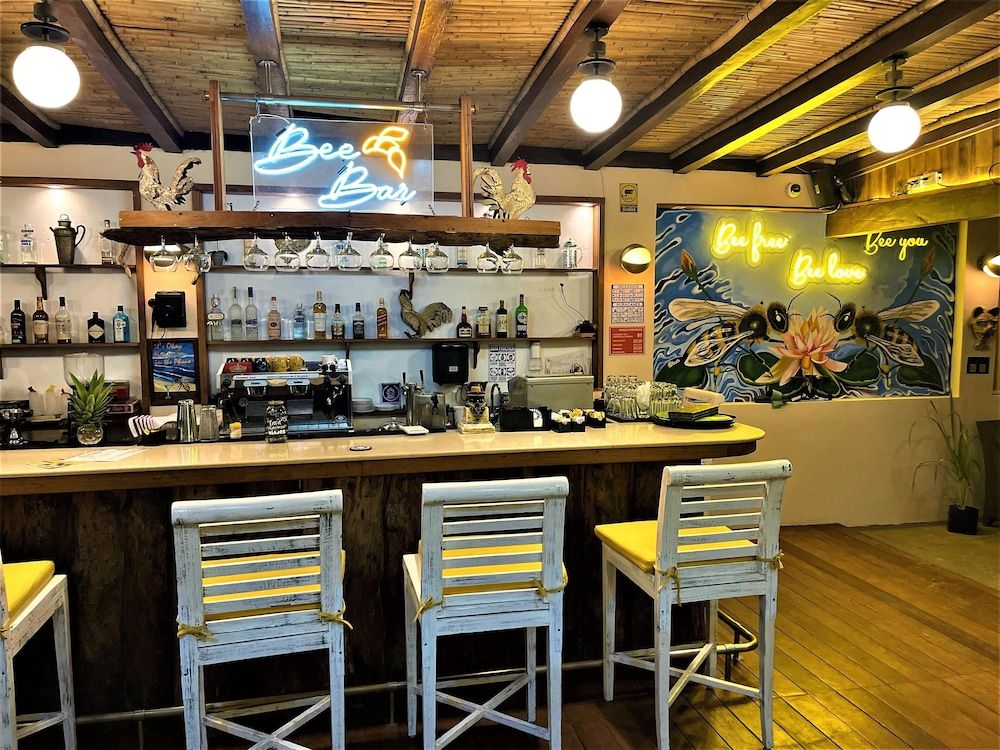 undefined 12 Bees Hotel 5