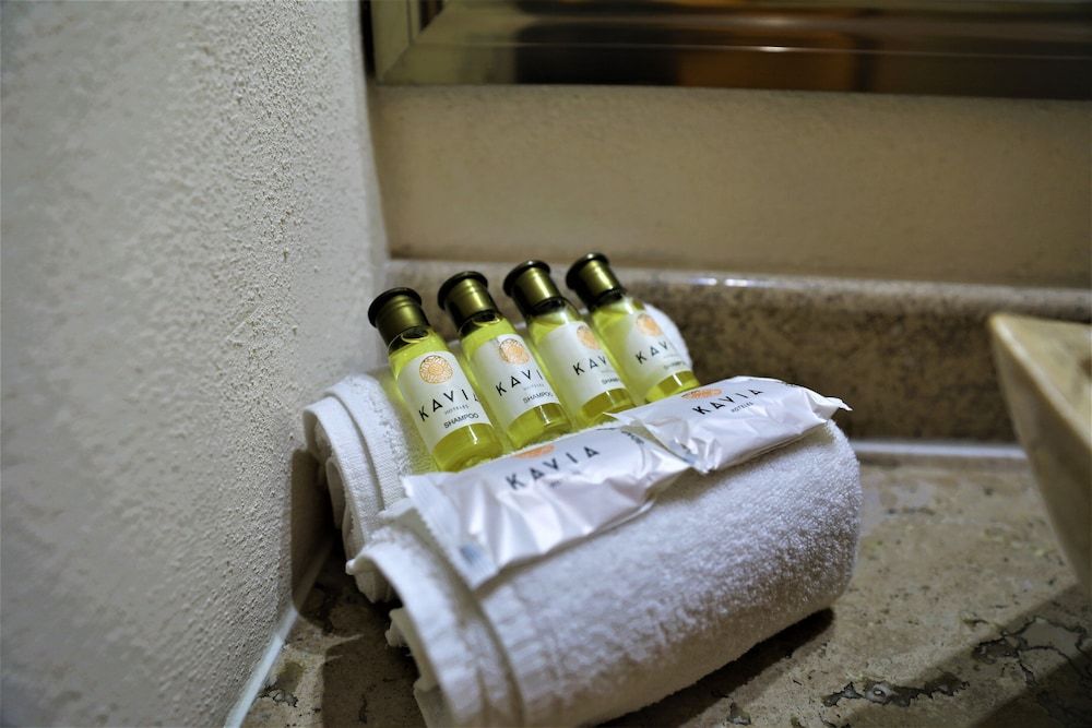 undefined 12 Bees Hotel