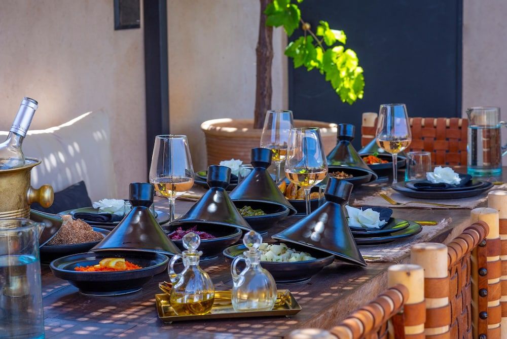 undefined Riad Tajania 7