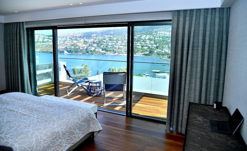 Mare Deluxe Residences & Villas Deluxe Suites, Sea View 7