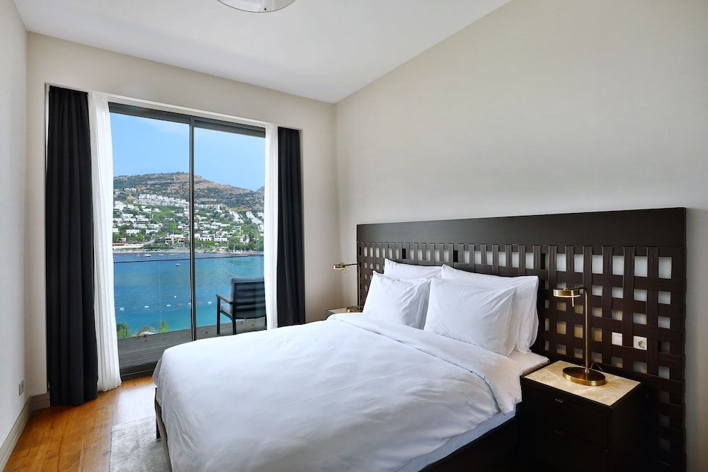 Mare Deluxe Residences & Villas Deluxe Suites, Sea View 3