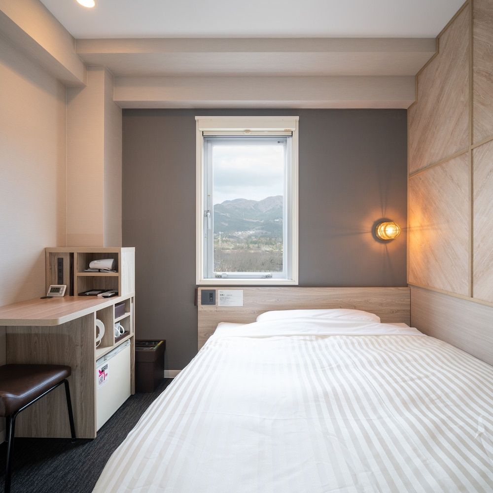 Single Room(Max occupancy includes children), Smoking