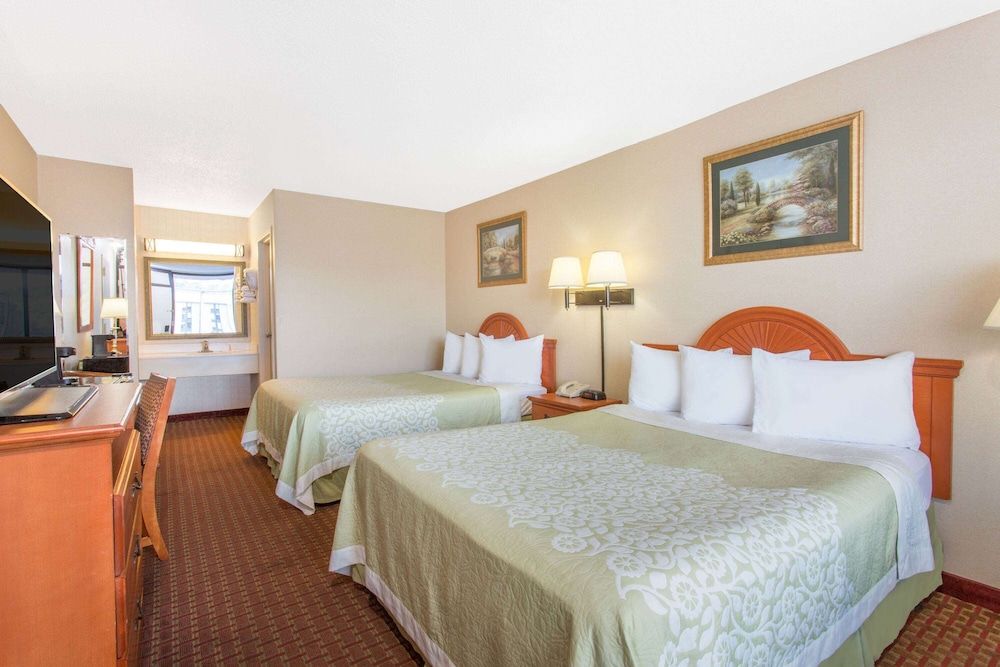 Room, 2 Queen Beds, Non Smoking