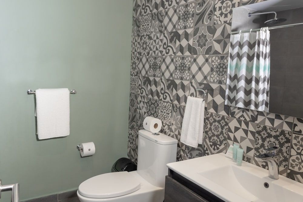 NIU Modern & Centric Lofts Executive Apartment 6