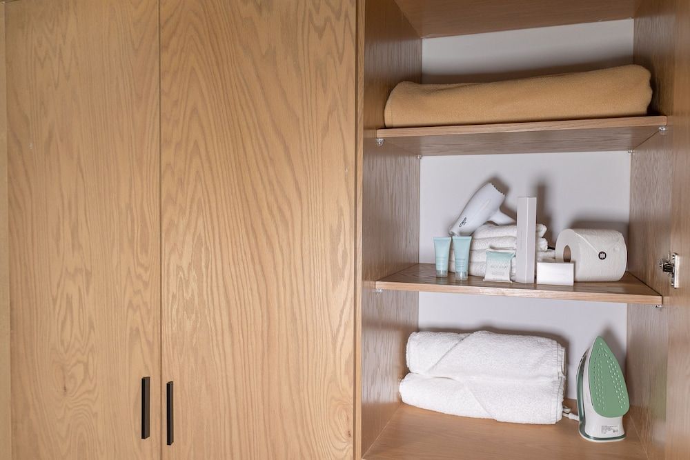 NIU Modern & Centric Lofts Executive Apartment 9