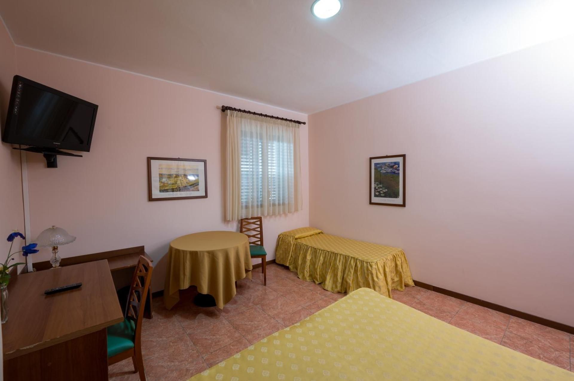Triple Room