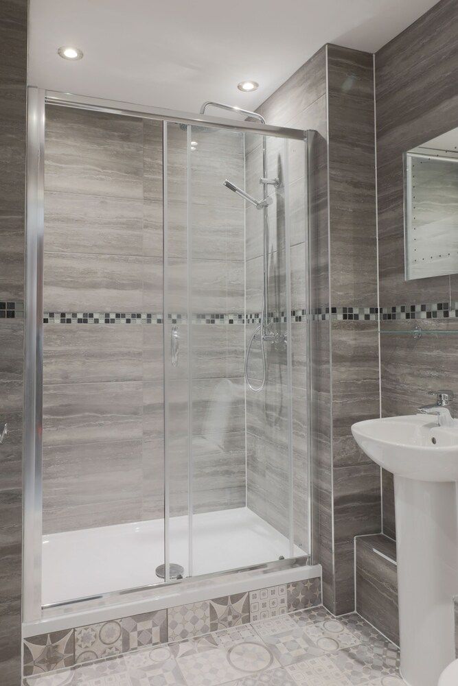 The Glebe Hotel Deluxe Double Room 7