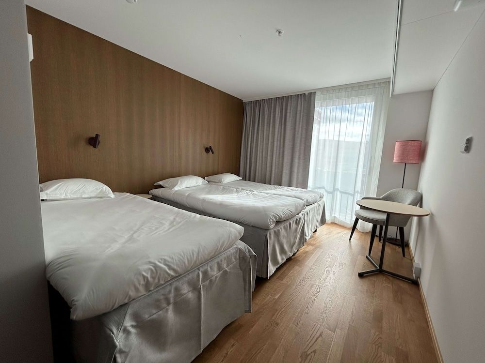 Best Western Plus Ten Hotel Family Room, 3 Twin Beds, Non Smoking, Balcony 4