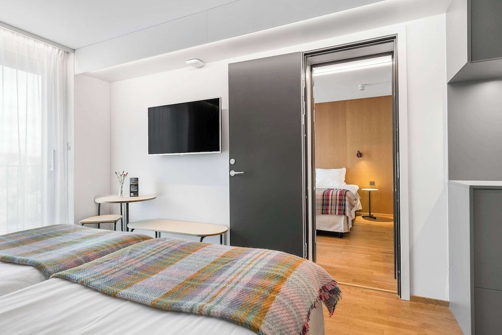 Best Western Plus Ten Hotel Family Room, Multiple Beds, Non Smoking, Balcony 6