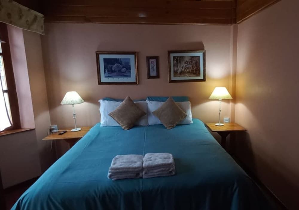 Flor Austral Basic Double or Twin Room 2