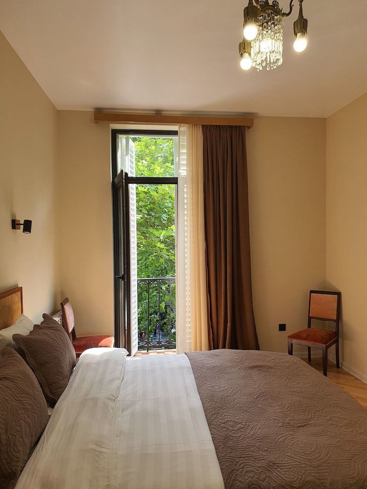 Dat Exx on Freedom Square Apartment 10