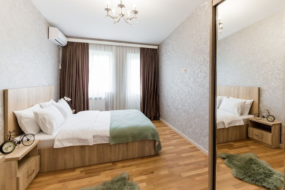 undefined Dat Exx on Freedom Square 4