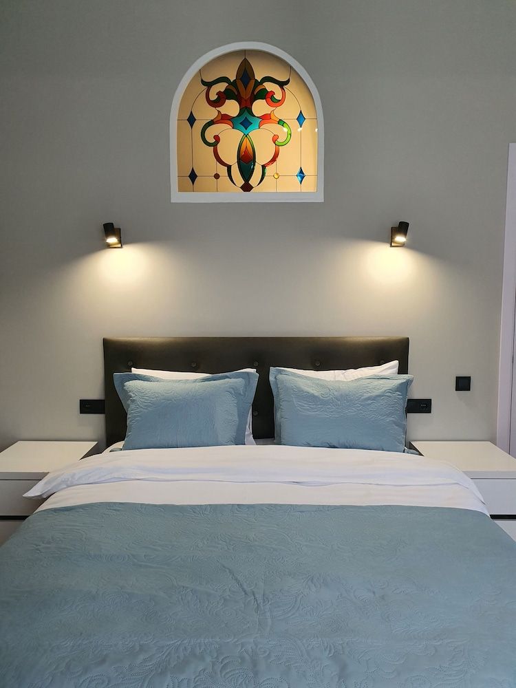 Dat Exx on Freedom Square Standard Apartment 5