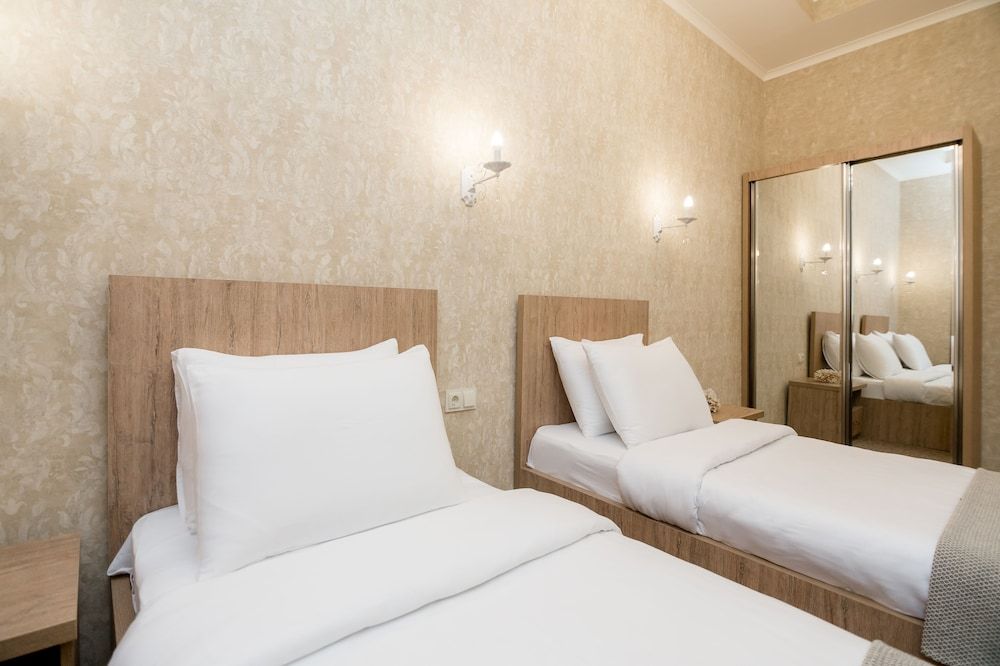 undefined Dat Exx on Freedom Square 10