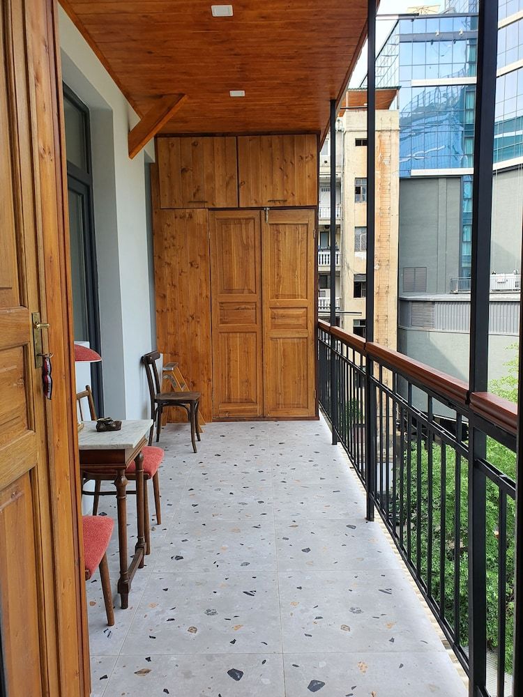 Dat Exx on Freedom Square Standard Apartment 9