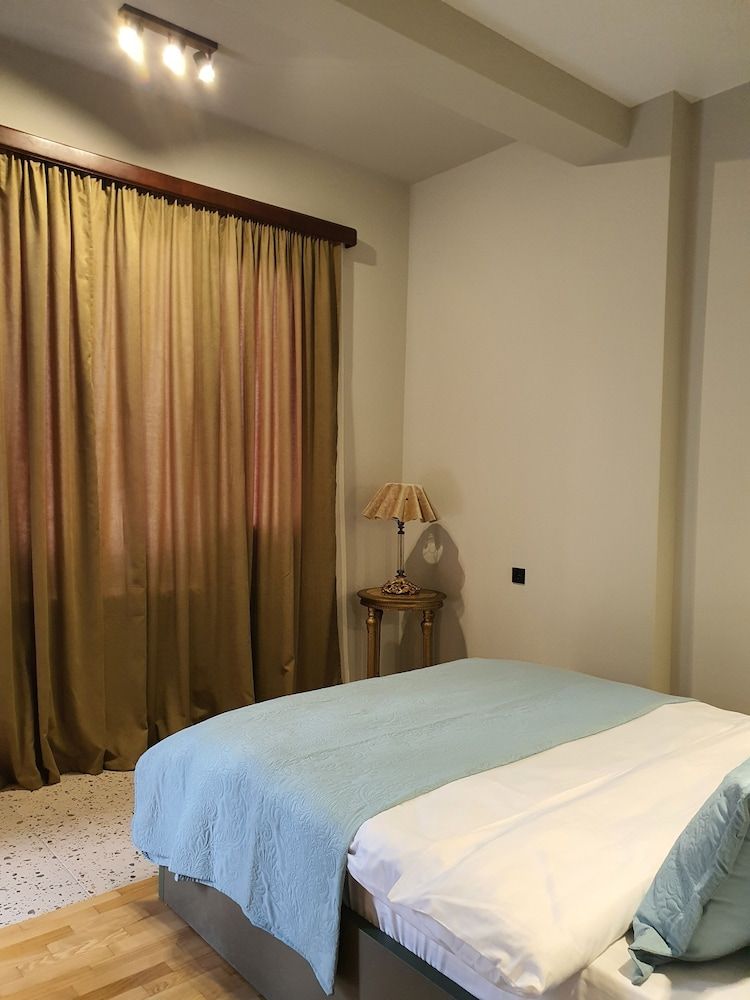 Dat Exx on Freedom Square Standard Apartment 8