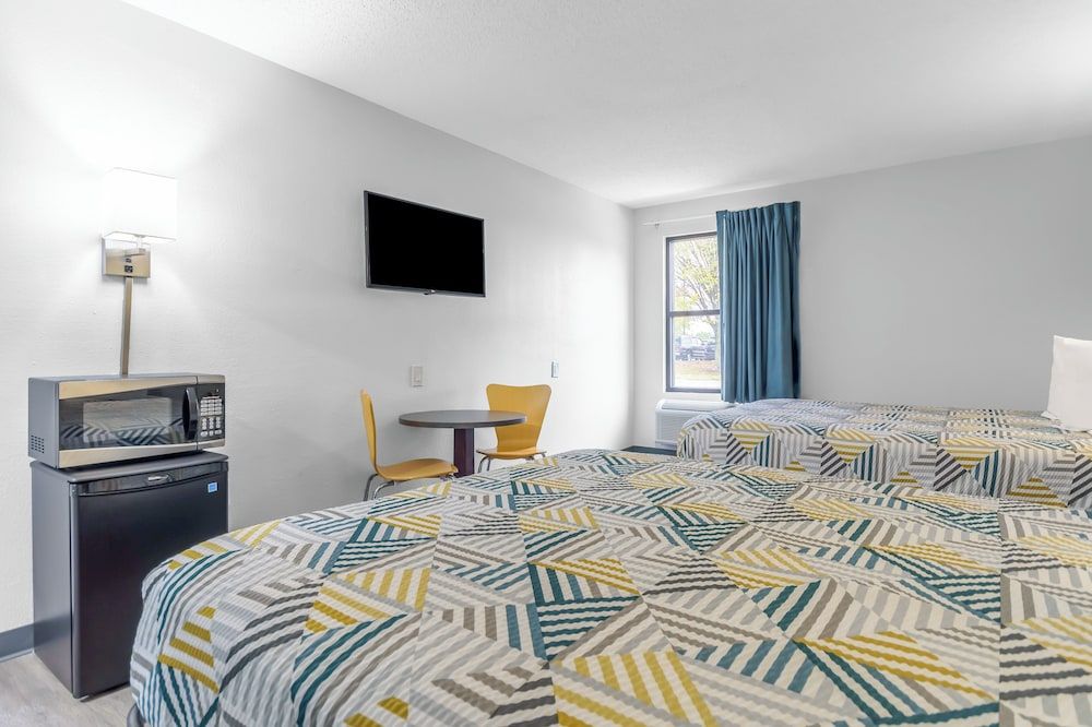 Deluxe Room, 2 Queen Beds, Non Smoking, Refrigerator & Microwave