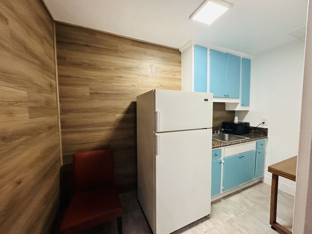 Casa Blanca Inn & Suites Family Suite, 2 Bedrooms 9