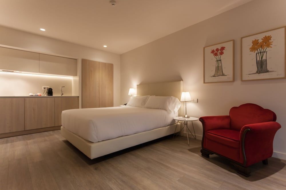 San Lorenzo Suites Standard Double Room 2