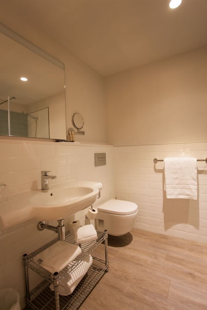 San Lorenzo Suites Standard Double Room 5