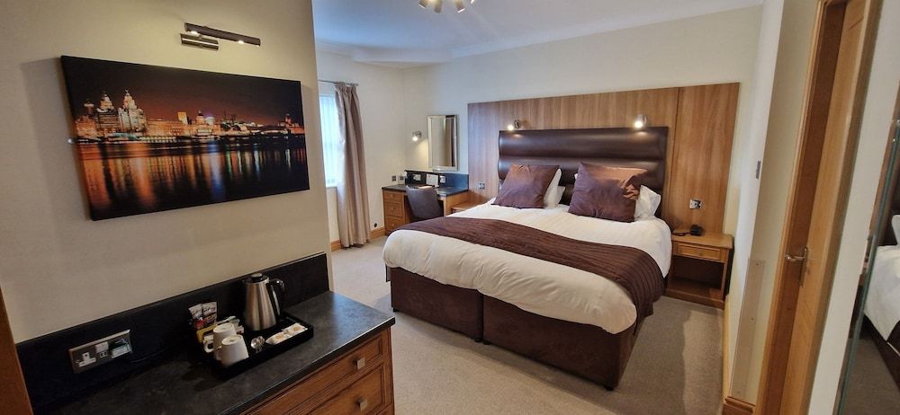 Deluxe Double or Twin Room