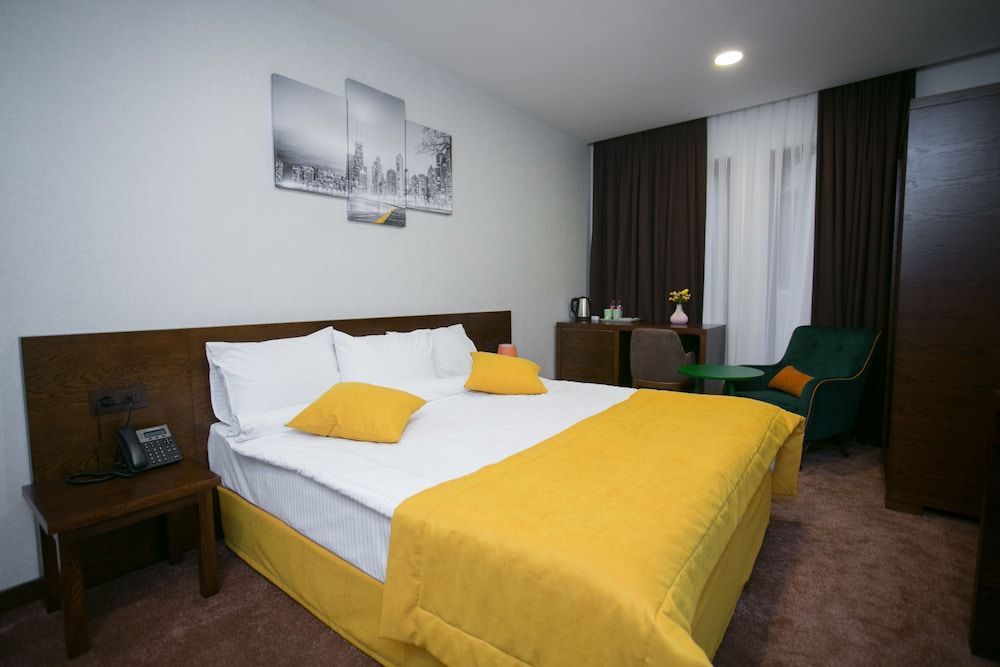 DaVinci Hotel Standard Double Room, 1 King Bed 3