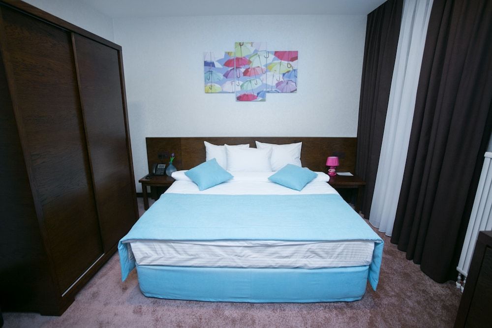 DaVinci Hotel Standard Double Room, 1 King Bed 4