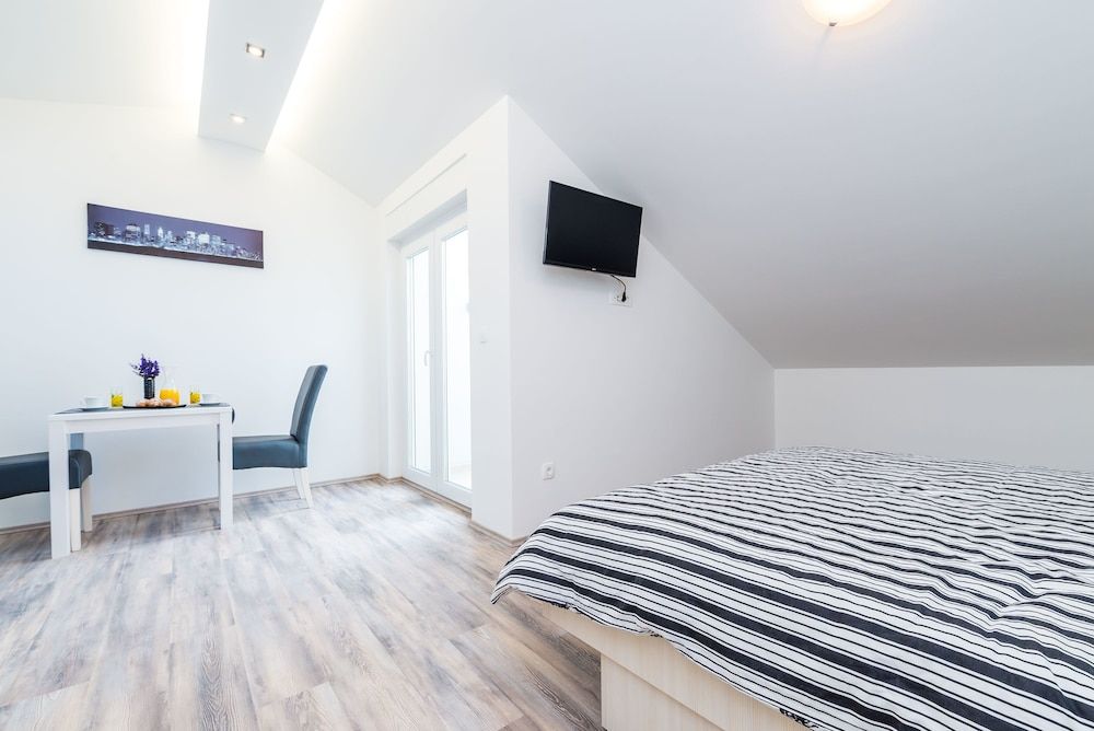 Bovolini's Place Comfort Studio, Balcony 17