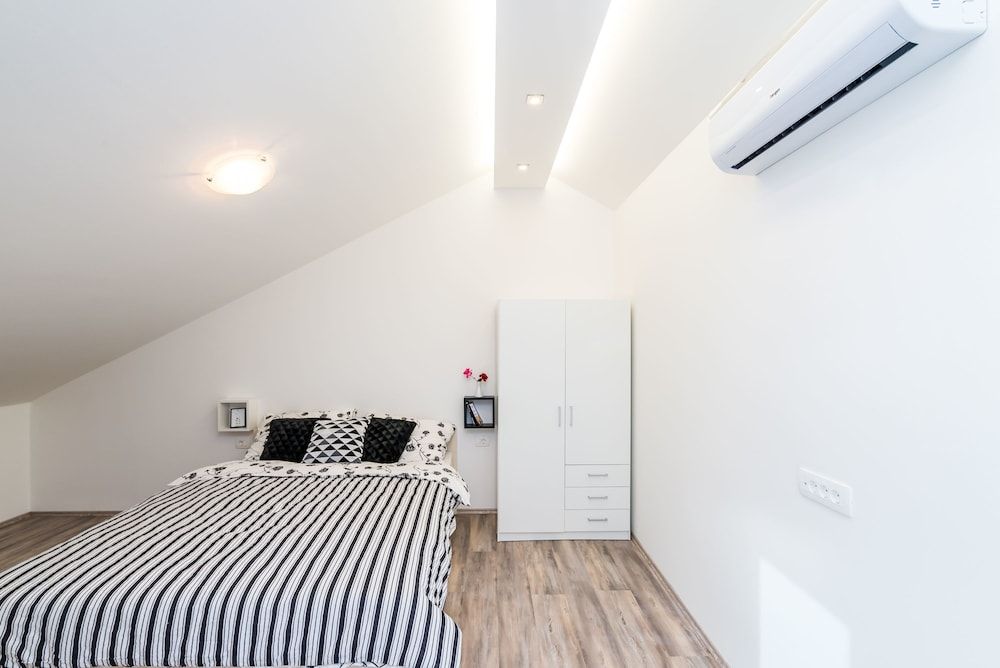 undefined Bovolini's Place 6