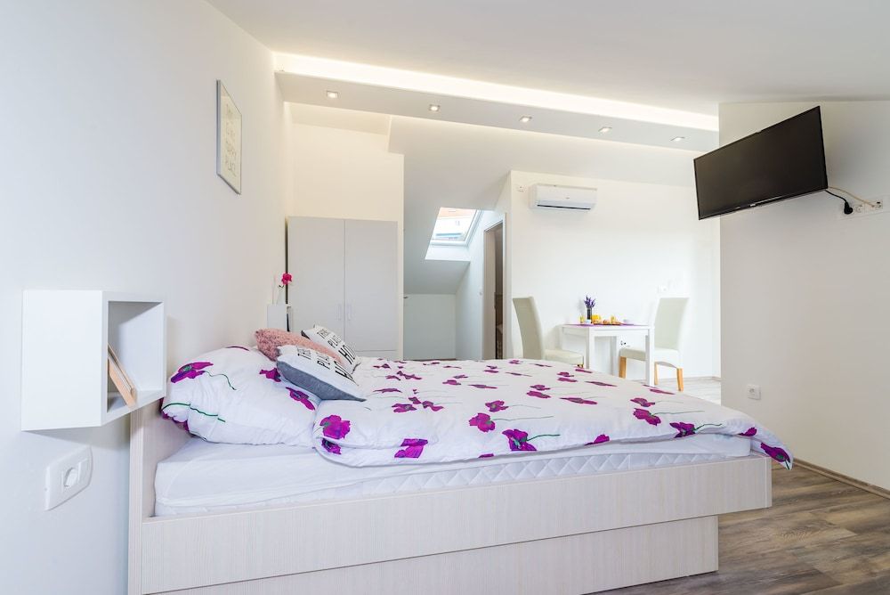 Bovolini's Place Luxury Studio, Balcony 9