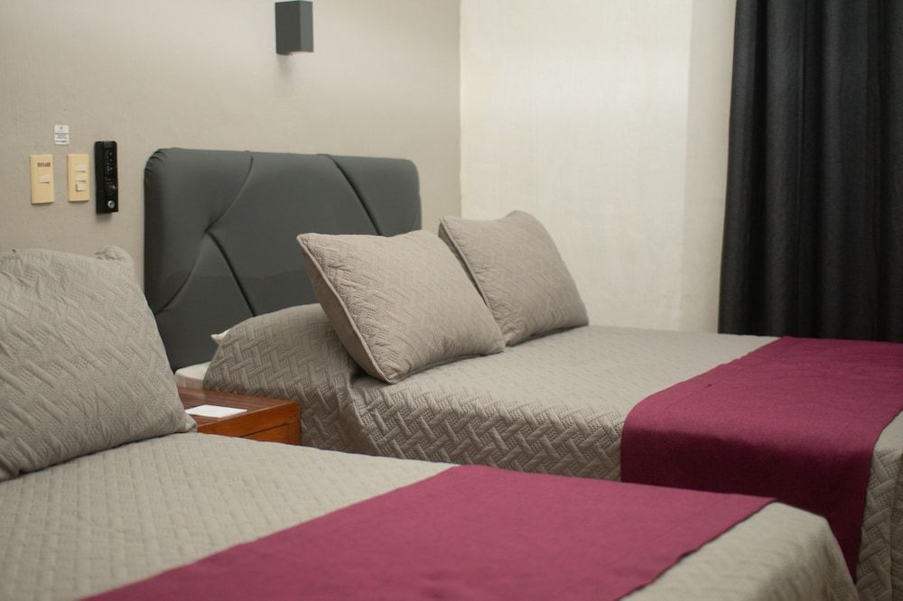 Hotel Melanie Tepic Quadruple Room 2
