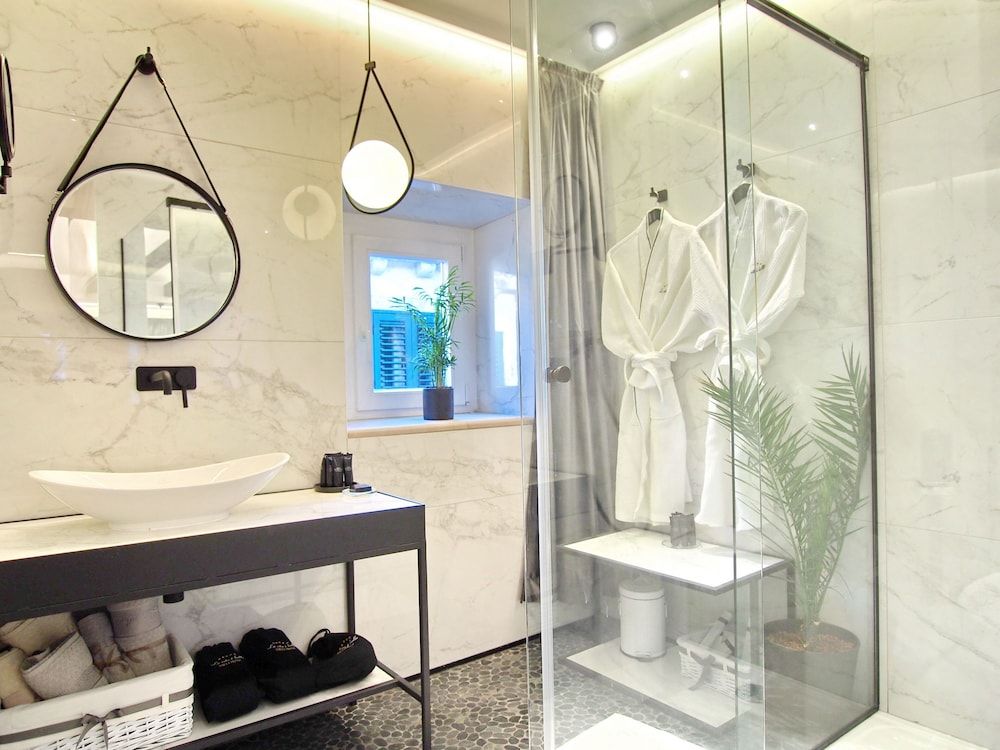 La Vita e Bella IV Superior Double Room (1) 10