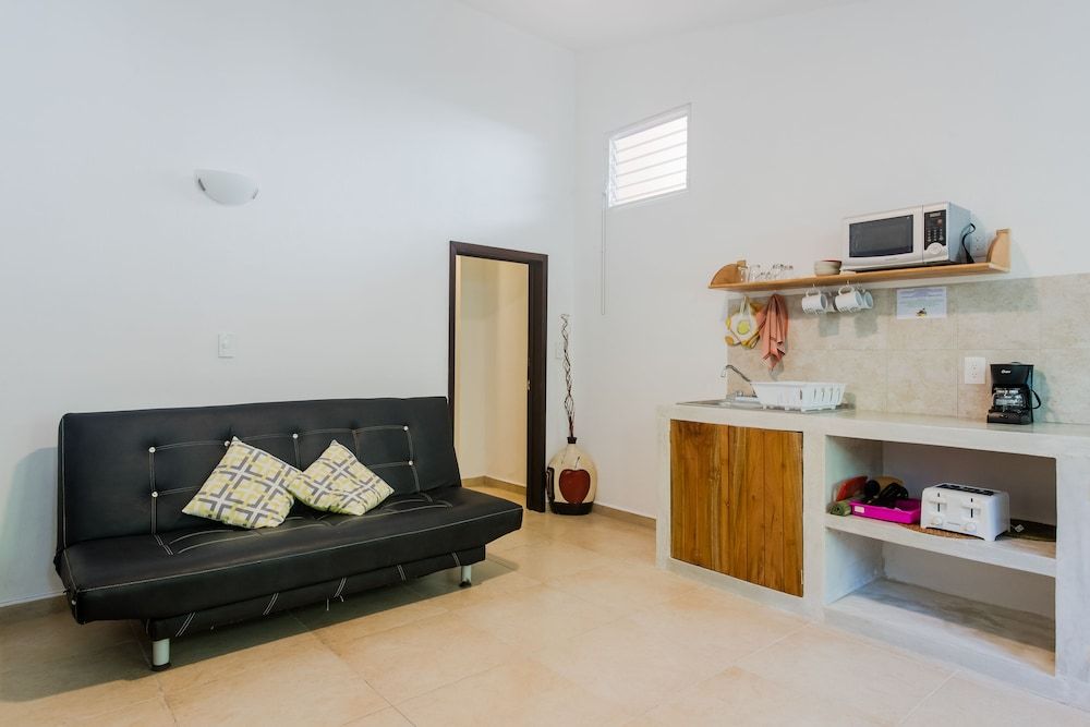 Villas Picalu Lodge Comfort Studio Suite, 1 King Bed, Kitchen, Garden View 7