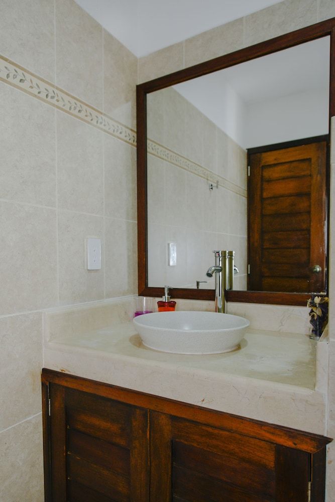 Villas Picalu Lodge Comfort Studio Suite, 1 King Bed, Kitchen, Garden View 16