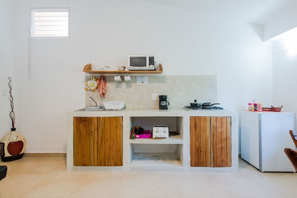 Villas Picalu Lodge Comfort Studio Suite, 1 King Bed, Kitchen, Garden View 6