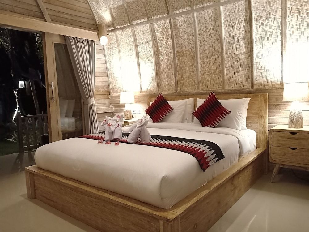 Kompyang Cottage Deluxe Double Room with Bathtub