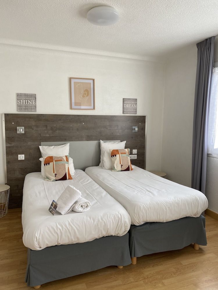 Economy Triple Room, Courtyard View