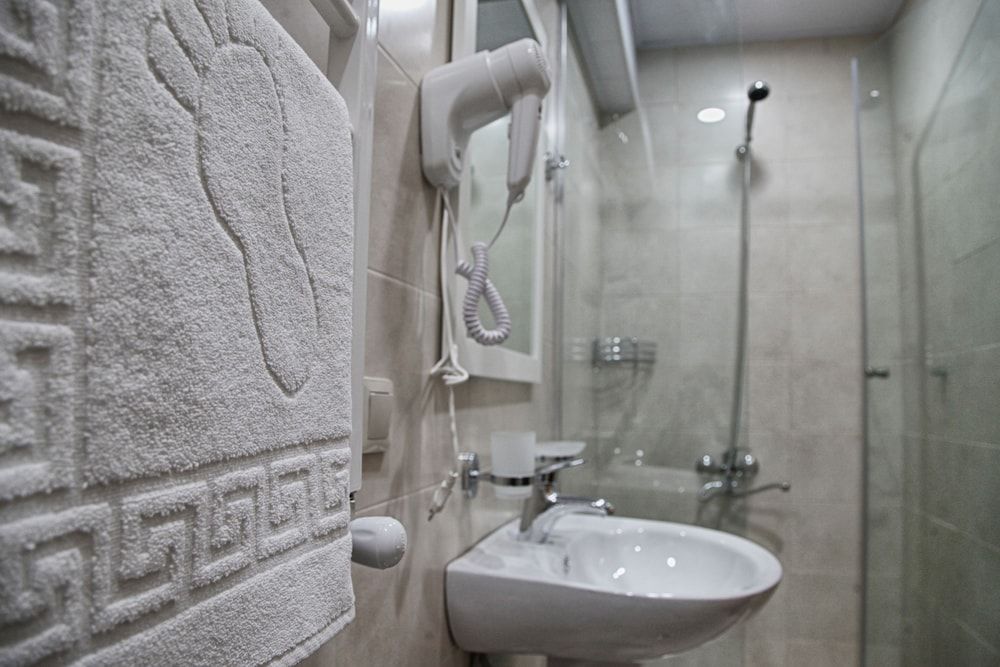 Hotel Four Brothers Basic Double Room 9