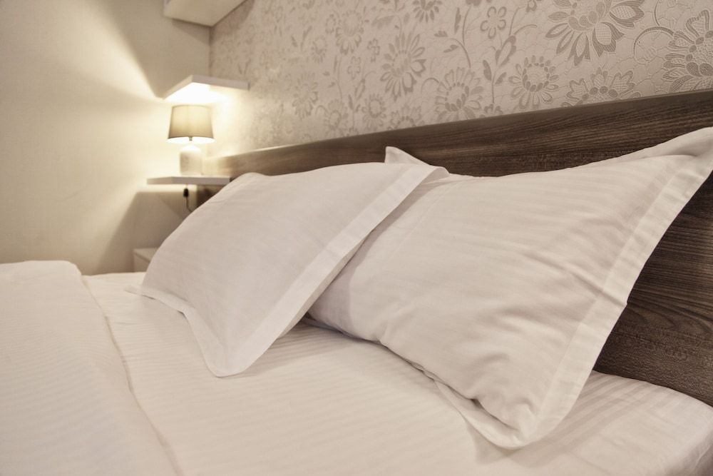 Hotel Four Brothers Basic Double Room 5