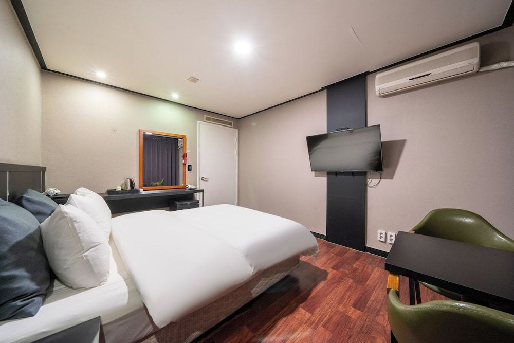 Hotel Kabo Standard Double Room (Free access to fitness) 4