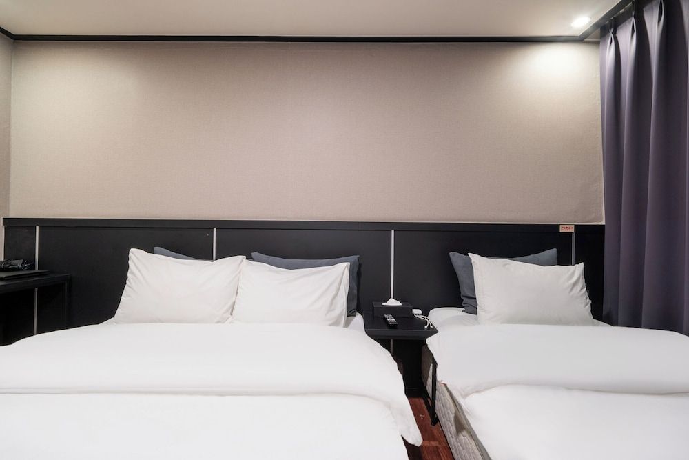 Hotel Kabo Standard Twin Room (Free access to fitness)