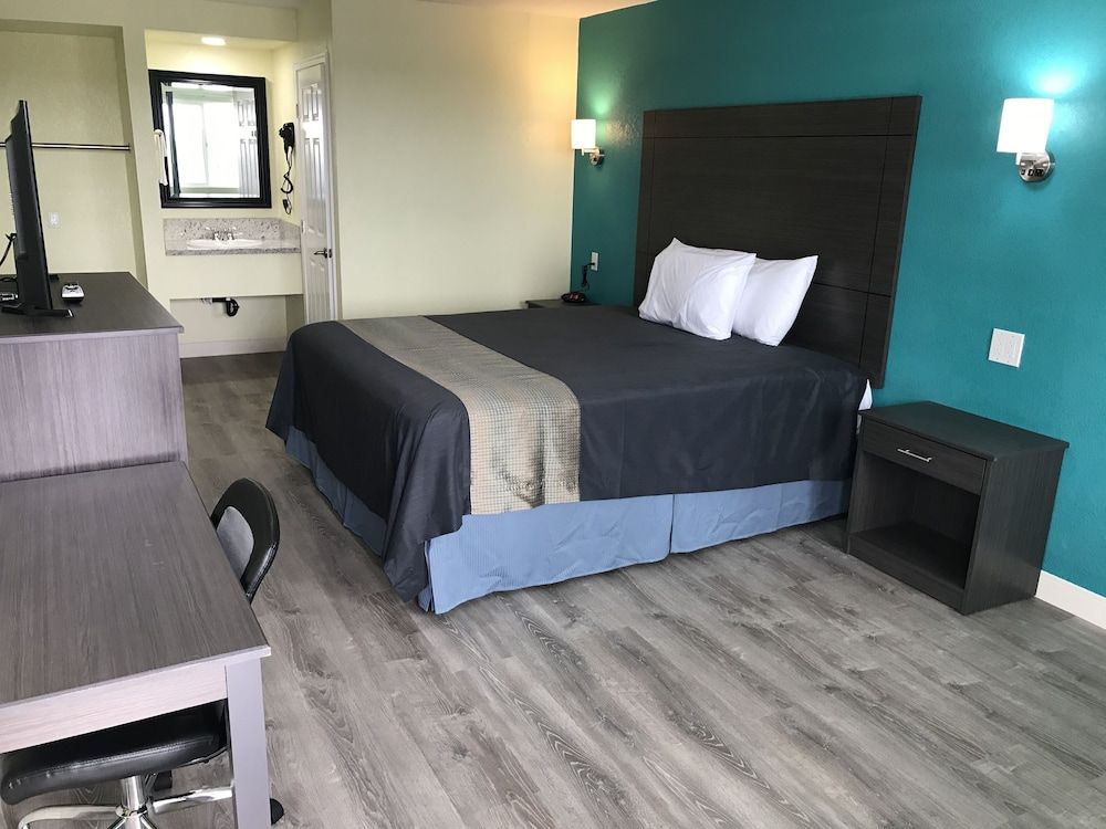 Gila Bend Lodge Deluxe Single Room