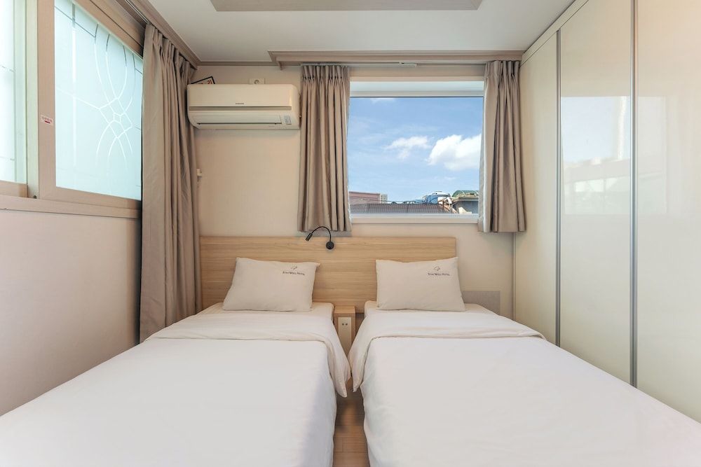 Staywell Hotel Standard Twin Room 5