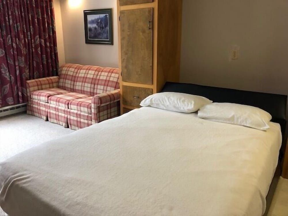 Evergreen Valley Inn Standard Double Room, Ensuite (Aspen)
