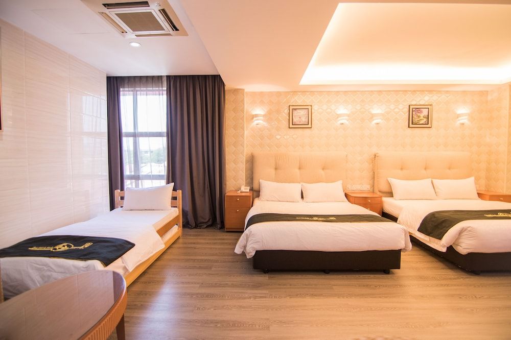 undefined Suwara Hotel 4