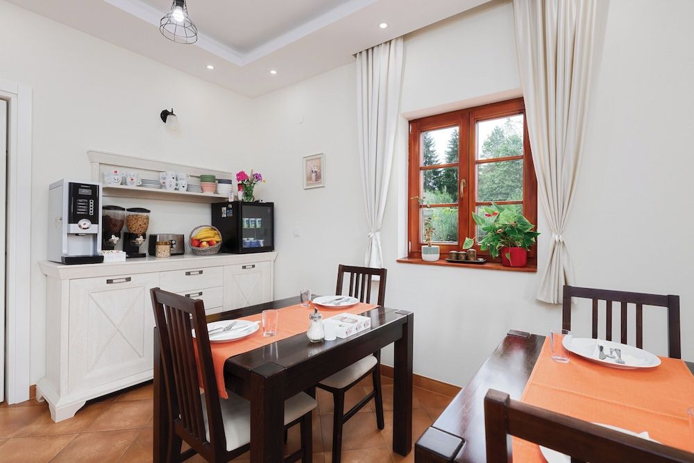 undefined Green Lakes House 7