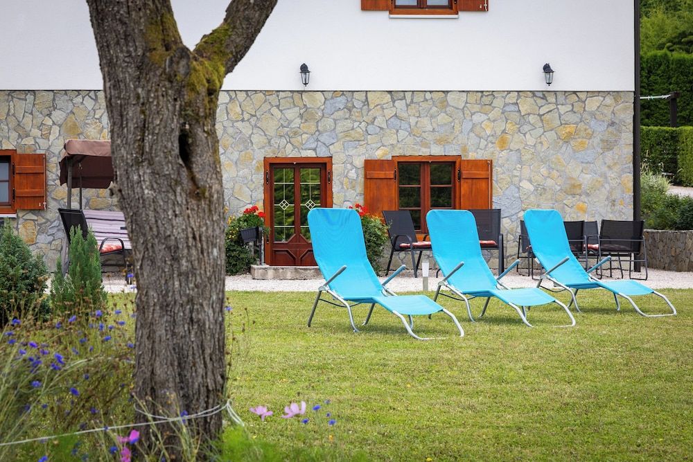 undefined Green Lakes House 8