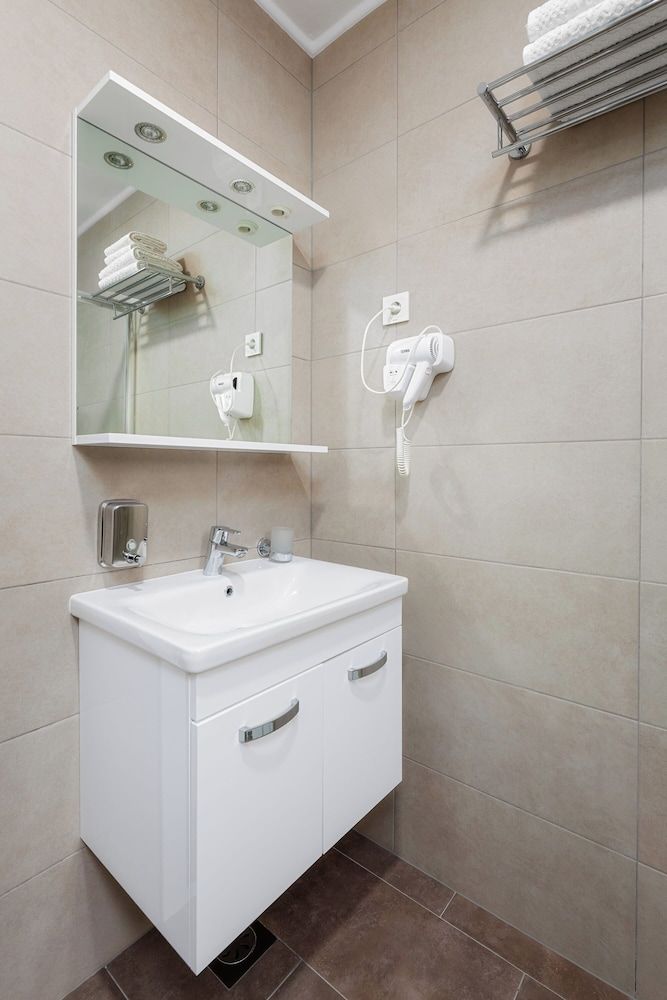 Green Lakes House Double Room 12