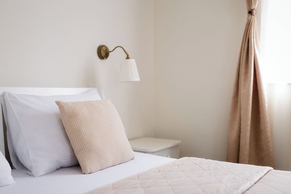 Green Lakes House Double Room 6