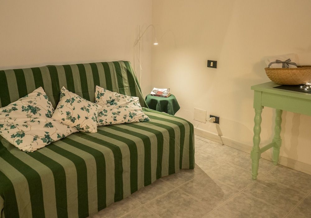 Picabon Apartment with AC and Balcony Superior Apartment, 1 Bedroom 8